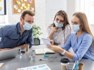 Top 7 Travel Insurance Companies That Cover Immigrants Entering the USA